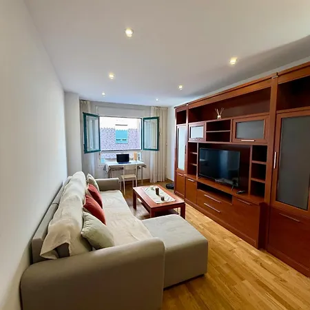 아파트 A Pies Del Sella *