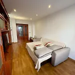 A Pies Del Sella Apartman *