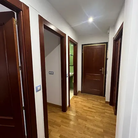 A Pies Del Sella Apartman *